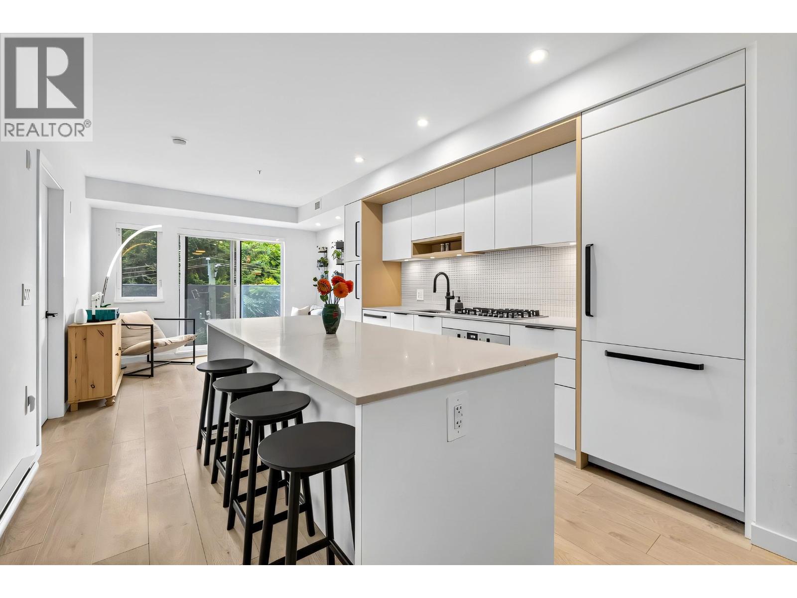 411 2520 Guelph Street Property Photo 6