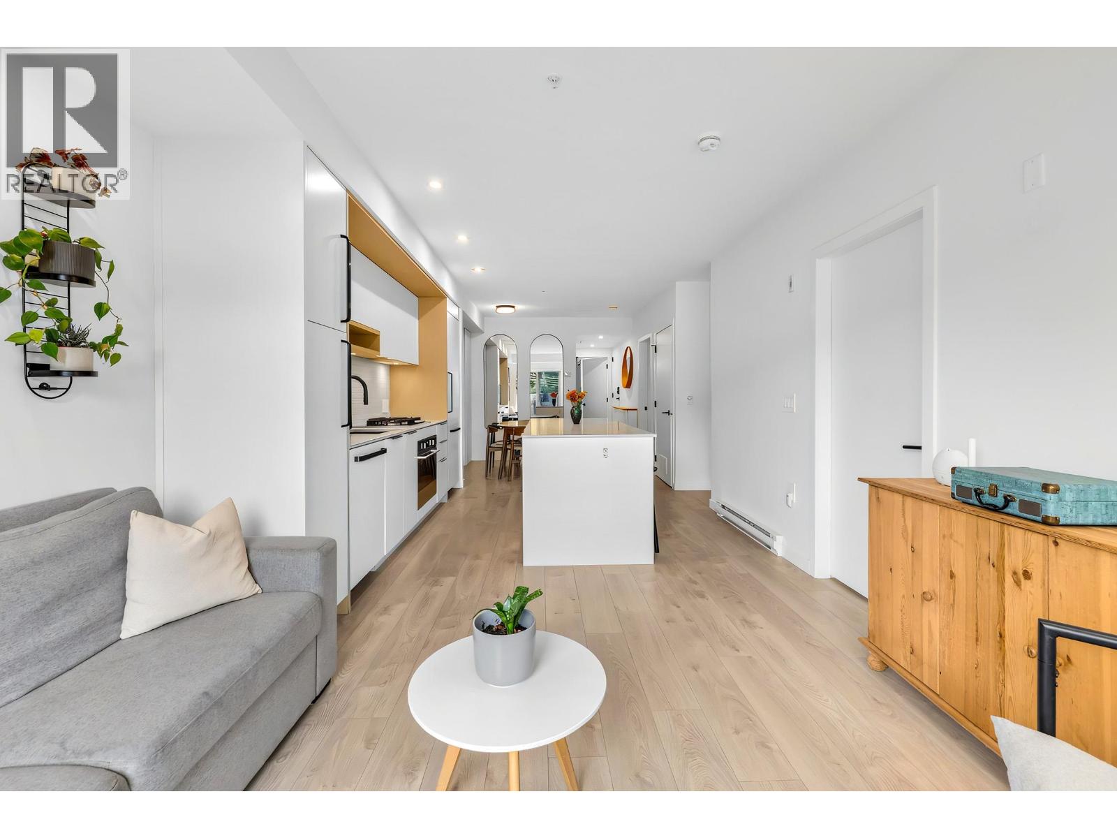 411 2520 Guelph Street Property Photo 13
