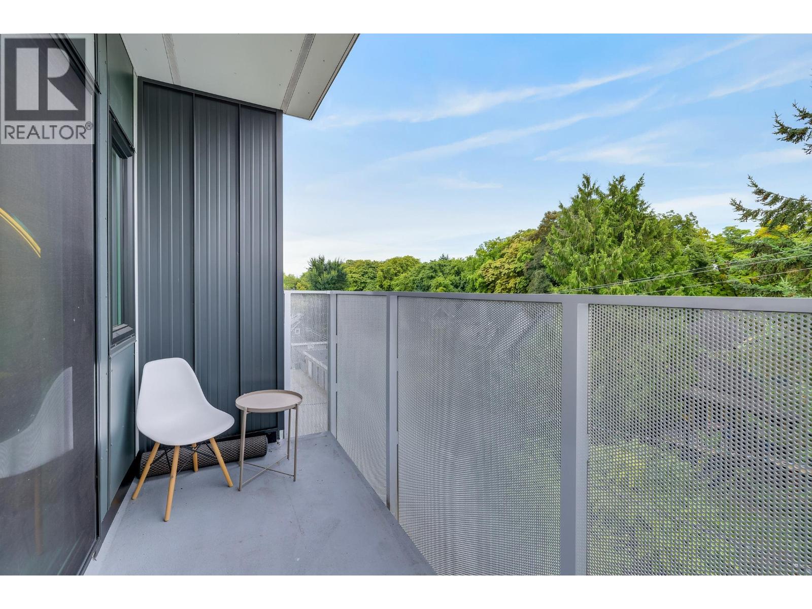 411 2520 Guelph Street Property Photo 21