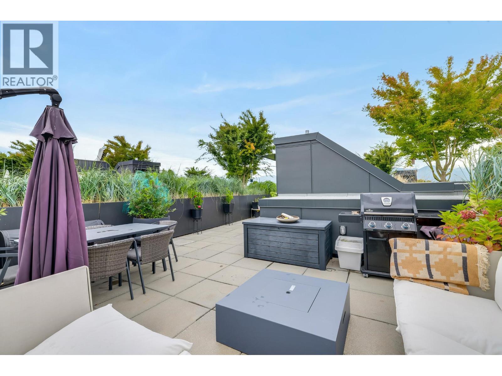 411 2520 Guelph Street Property Photo 24