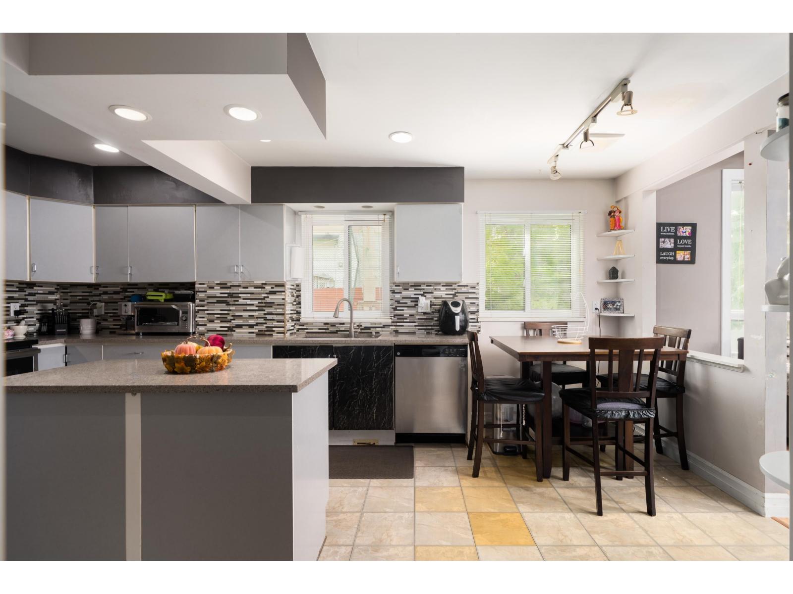 11378 River Road Property Photo 11
