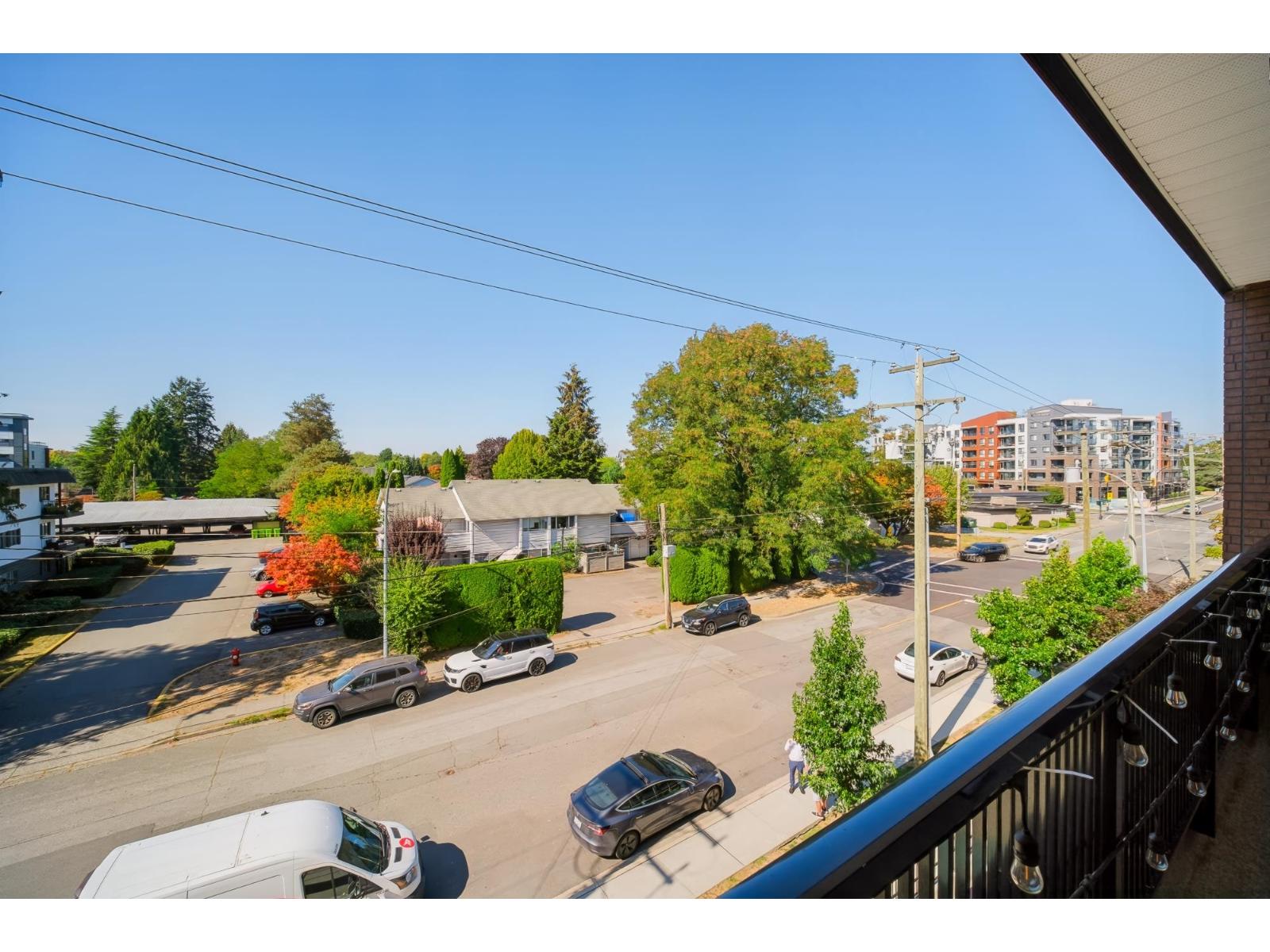 303 5420 208 Street Property Photo 17