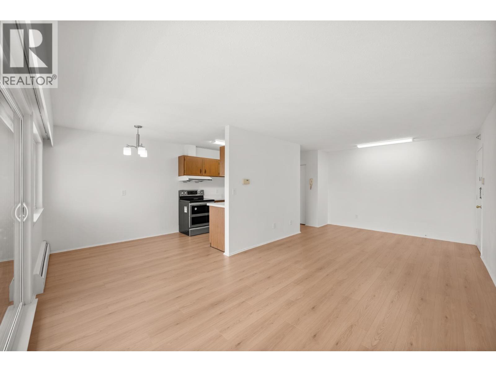 303 8080 Ryan Road Property Photo 4