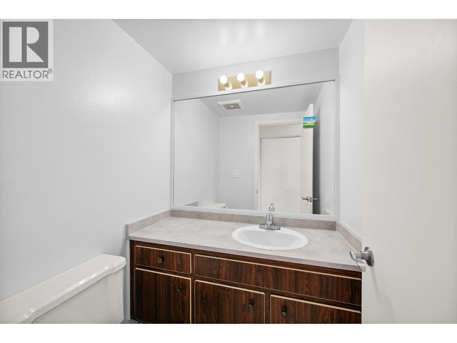 303 8080 Ryan Road Property Photo 18