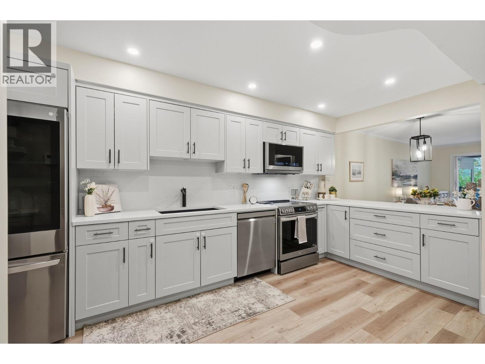 102 1538 Bowser Avenue Property Photo 17