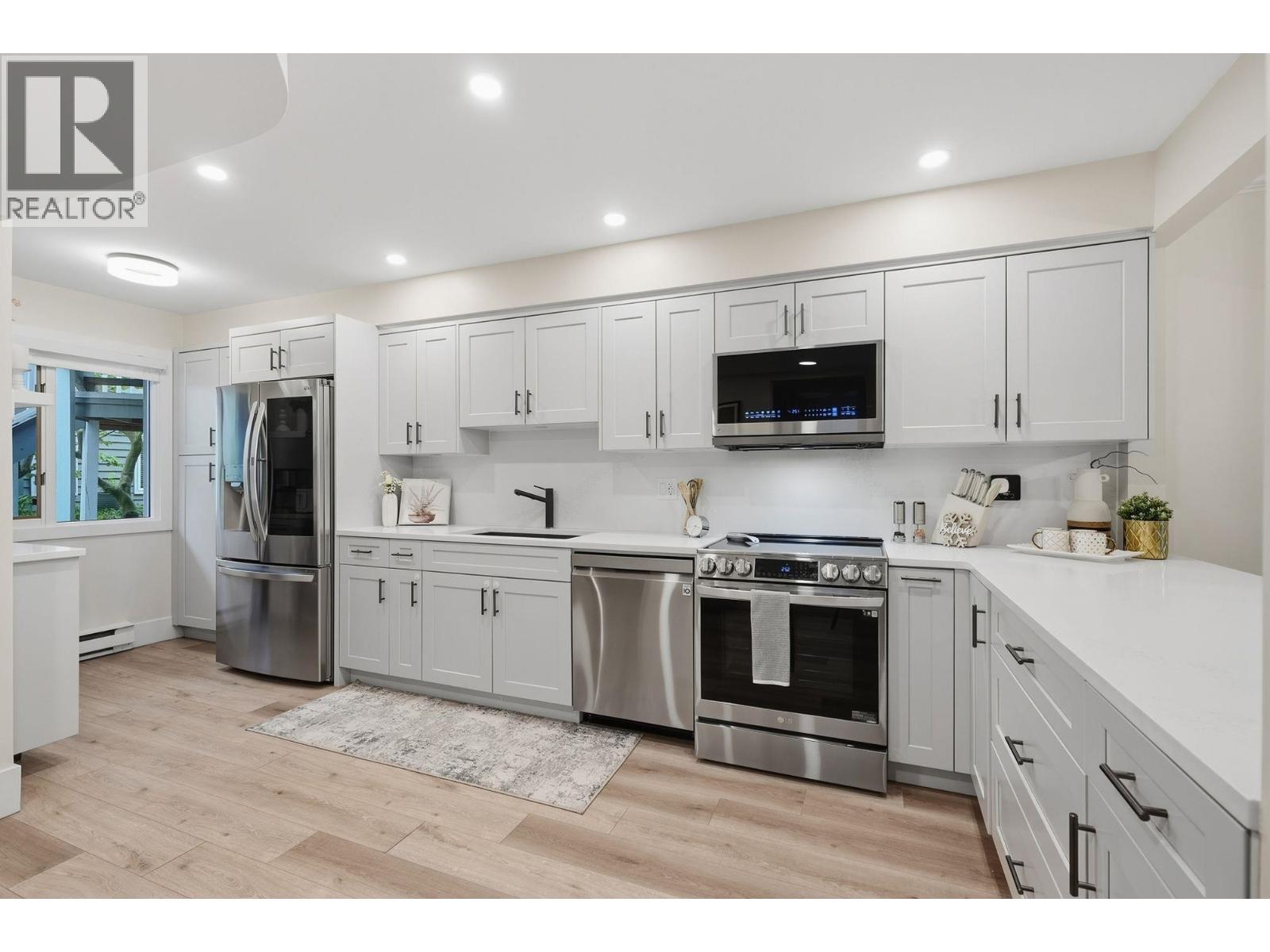 102 1538 Bowser Avenue Property Photo 19