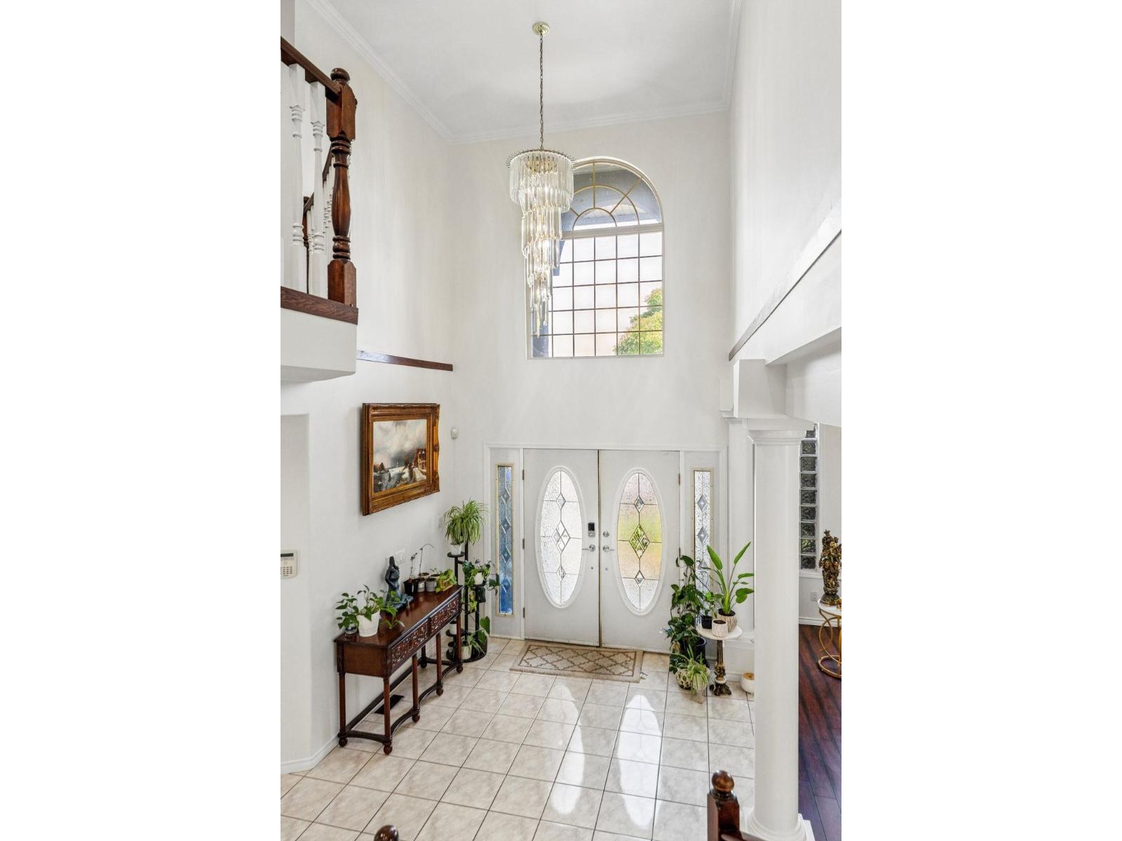 5933 137a Street Property Photo 2