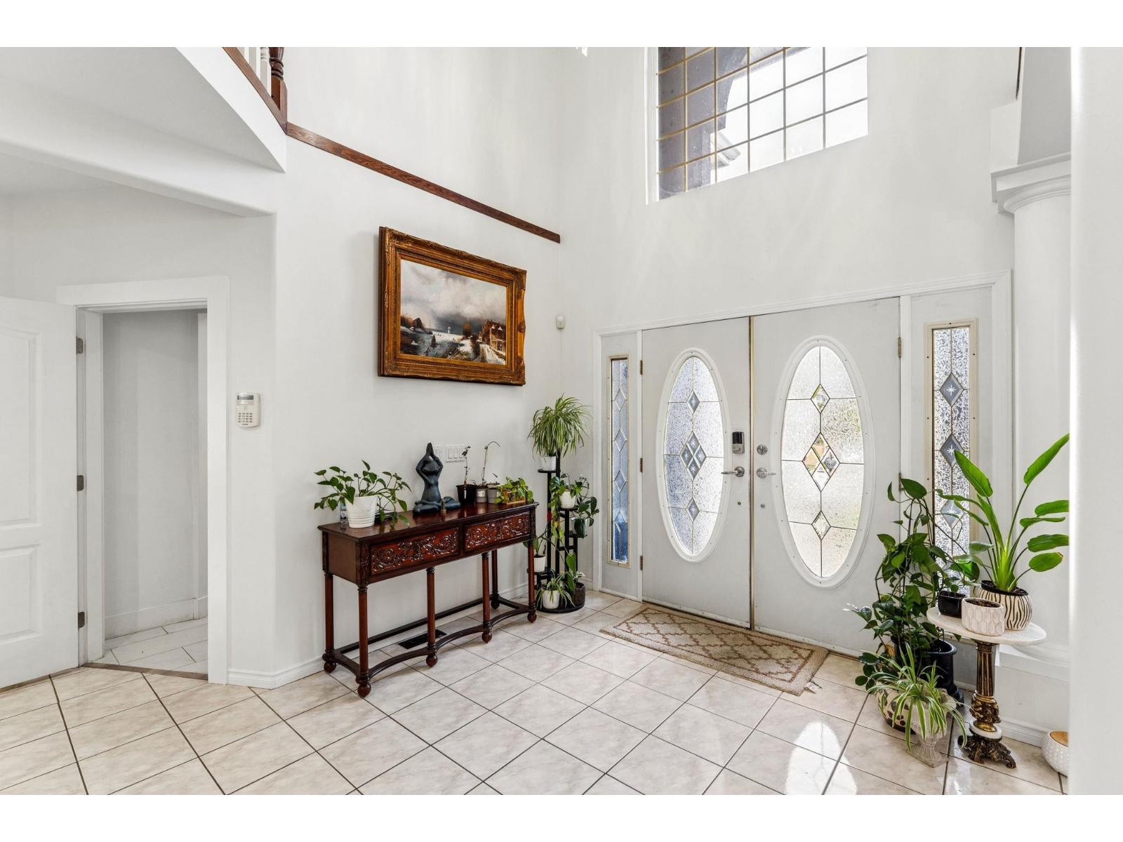 5933 137a Street Property Photo 3
