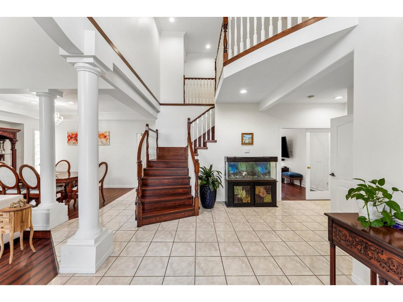 5933 137a Street Property Photo 4