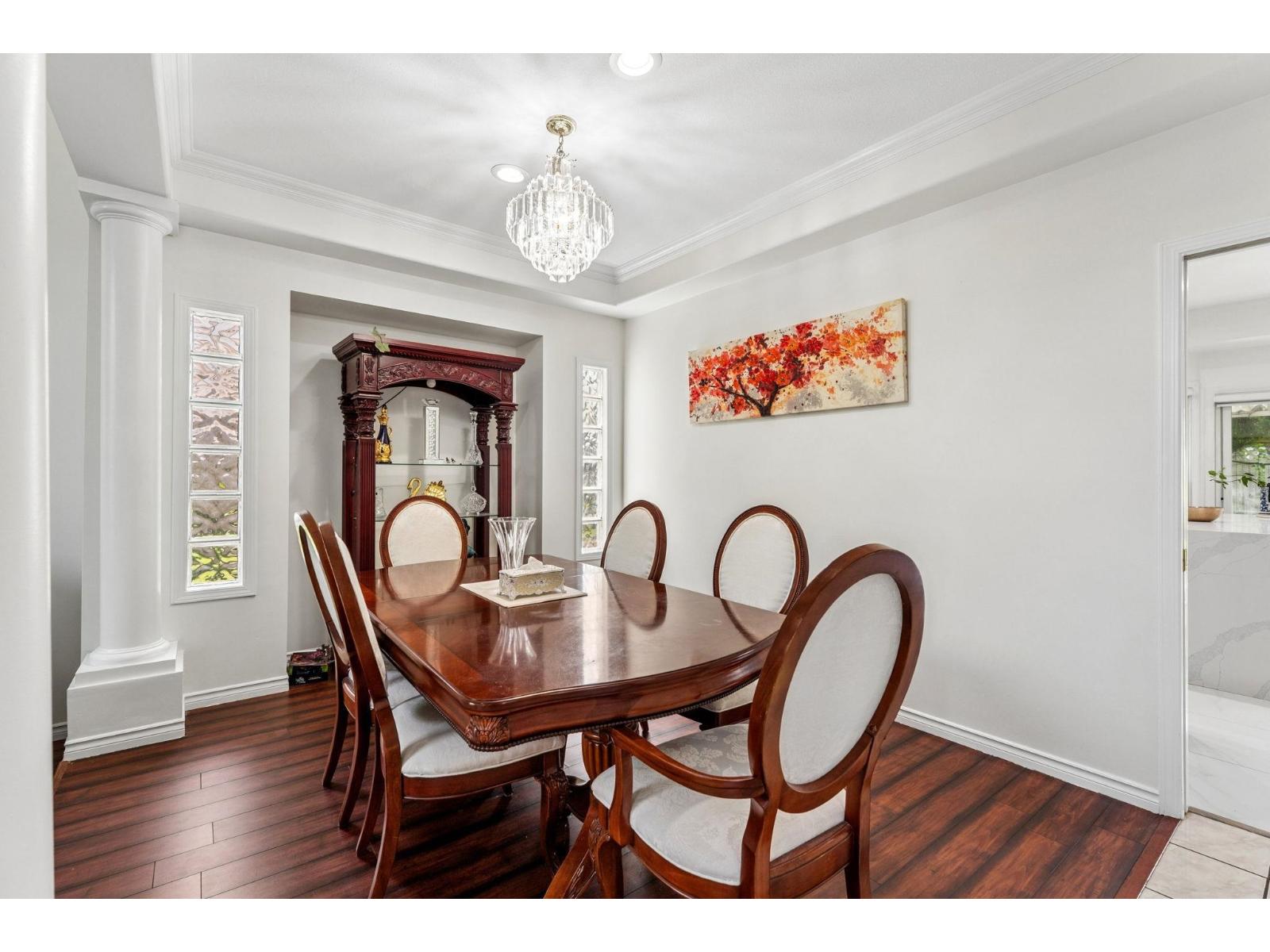 5933 137a Street Property Photo 8