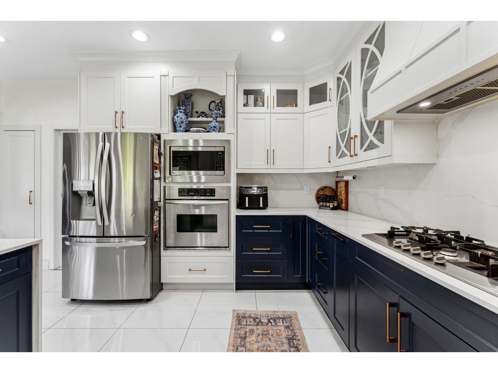 5933 137a Street Property Photo 12