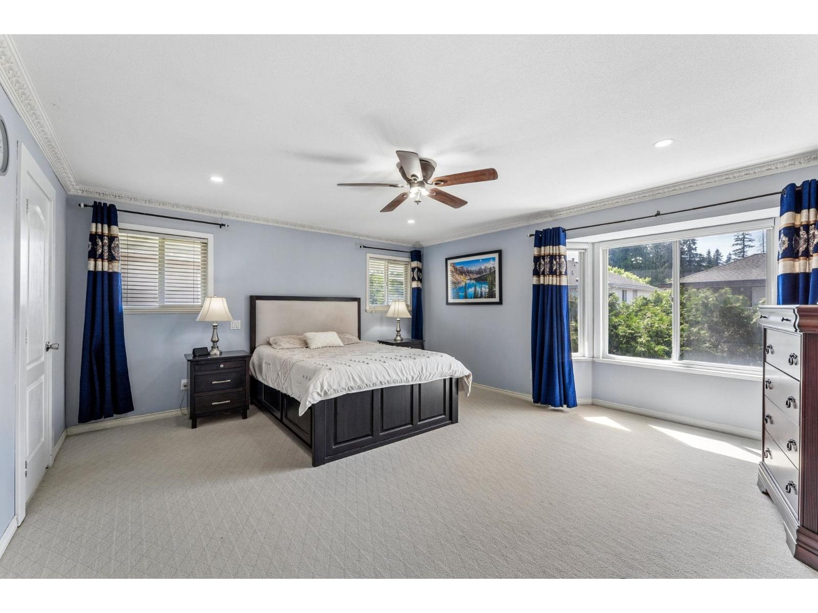5933 137a Street Property Photo 15