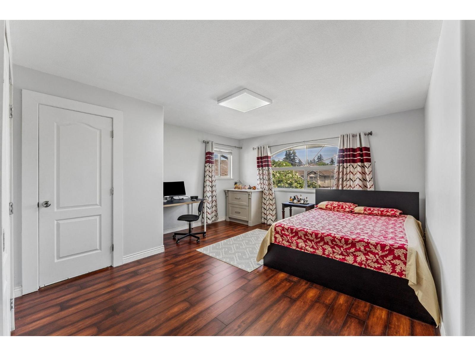 5933 137a Street Property Photo 19
