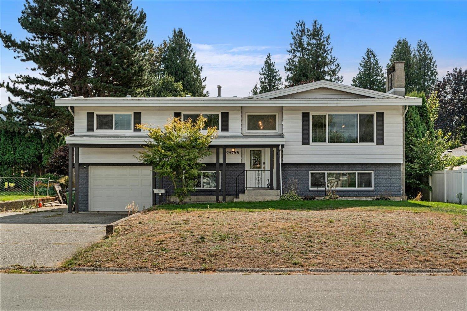 45188 REDWOOD Avenue Property Photo 1