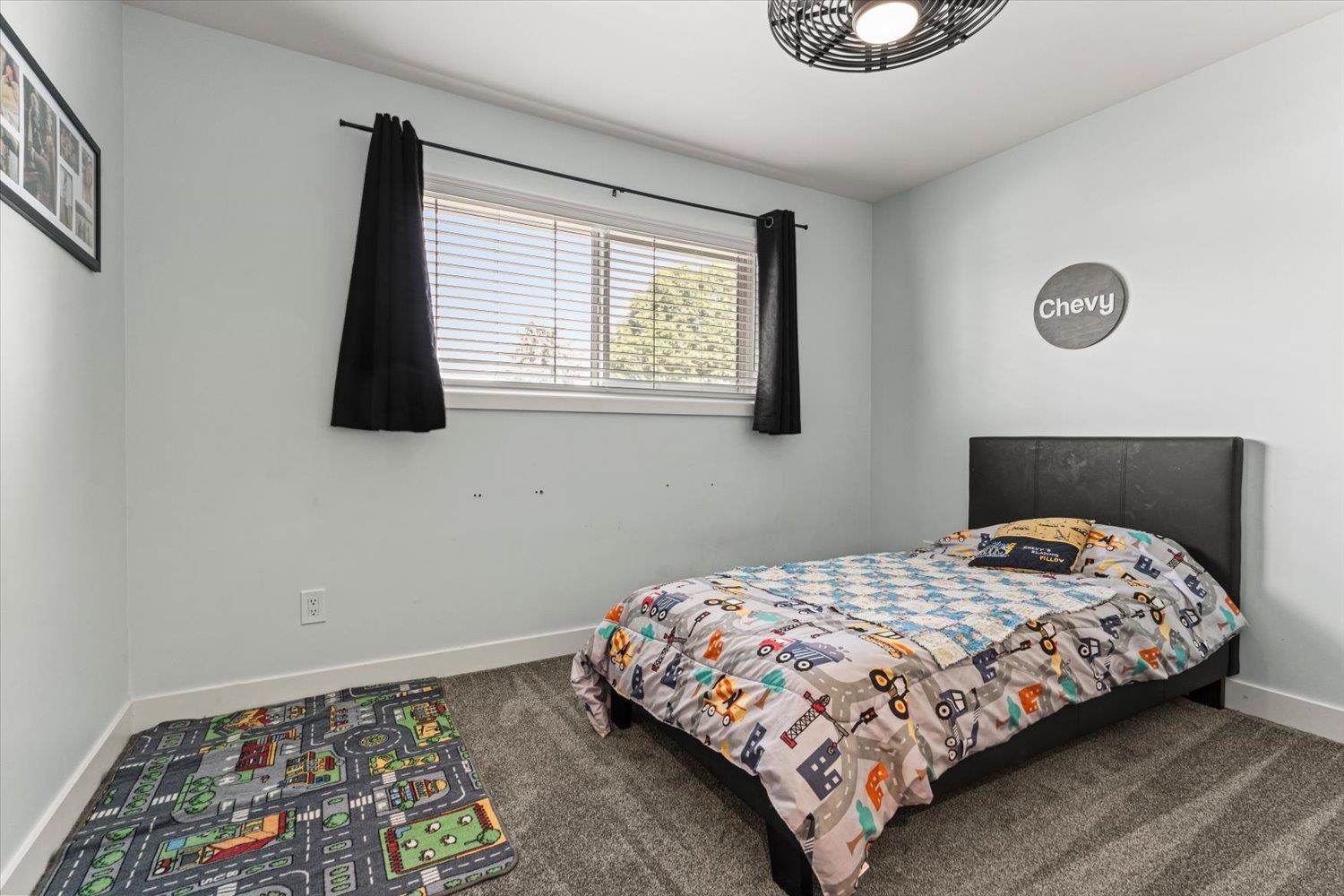 45188 Redwood Avenue Property Photo 14