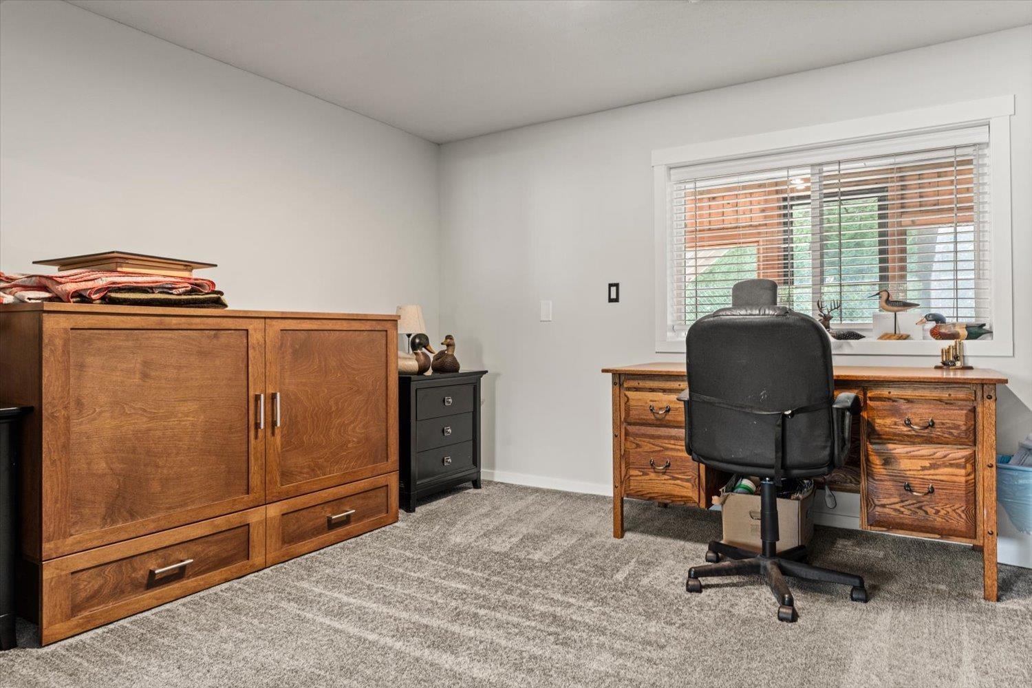 45188 Redwood Avenue Property Photo 19