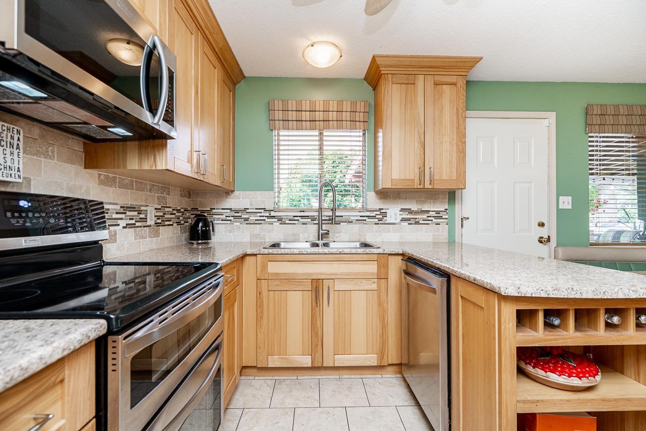7159 114a Street Property Photo 4