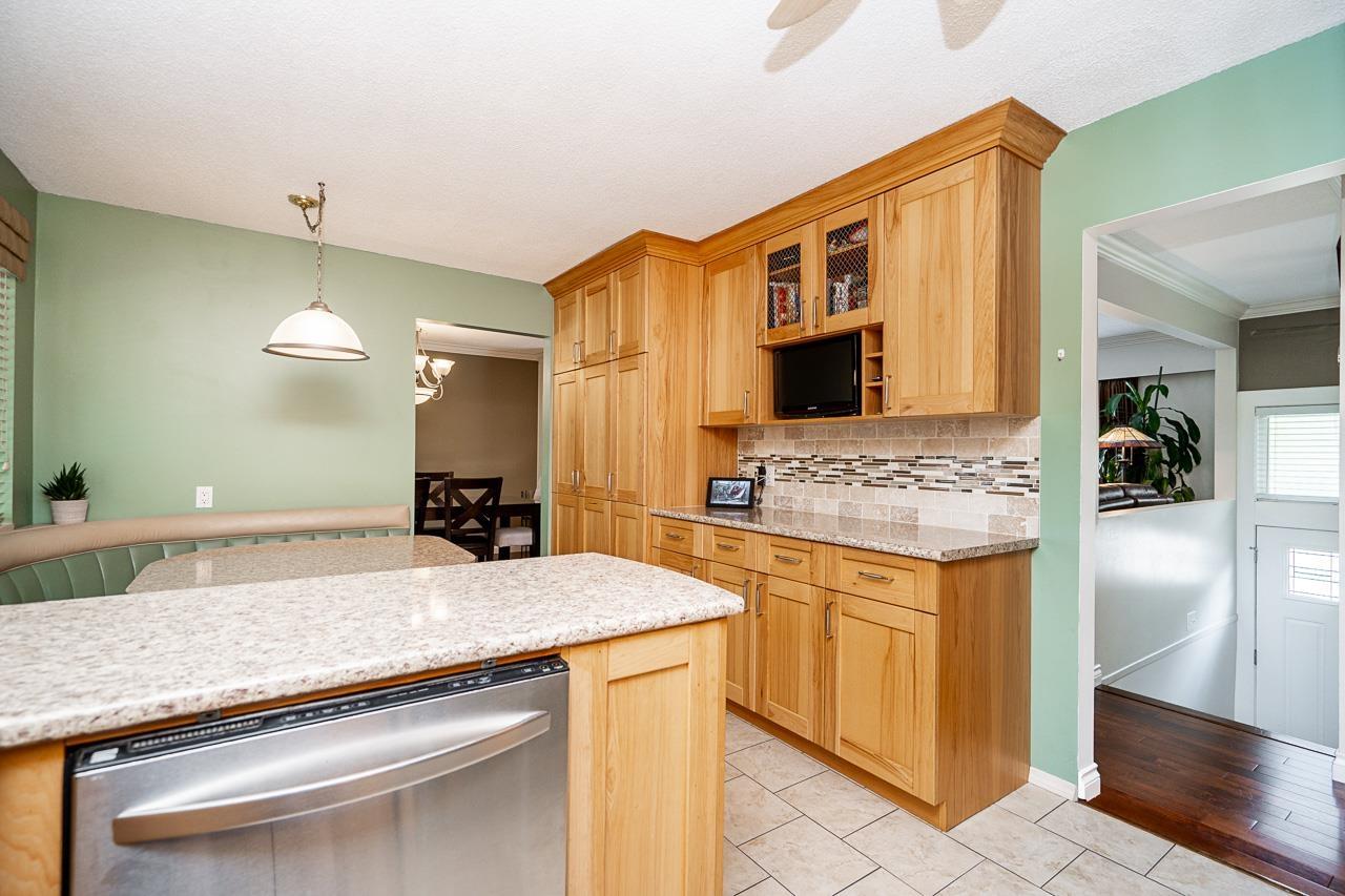 7159 114a Street Property Photo 5