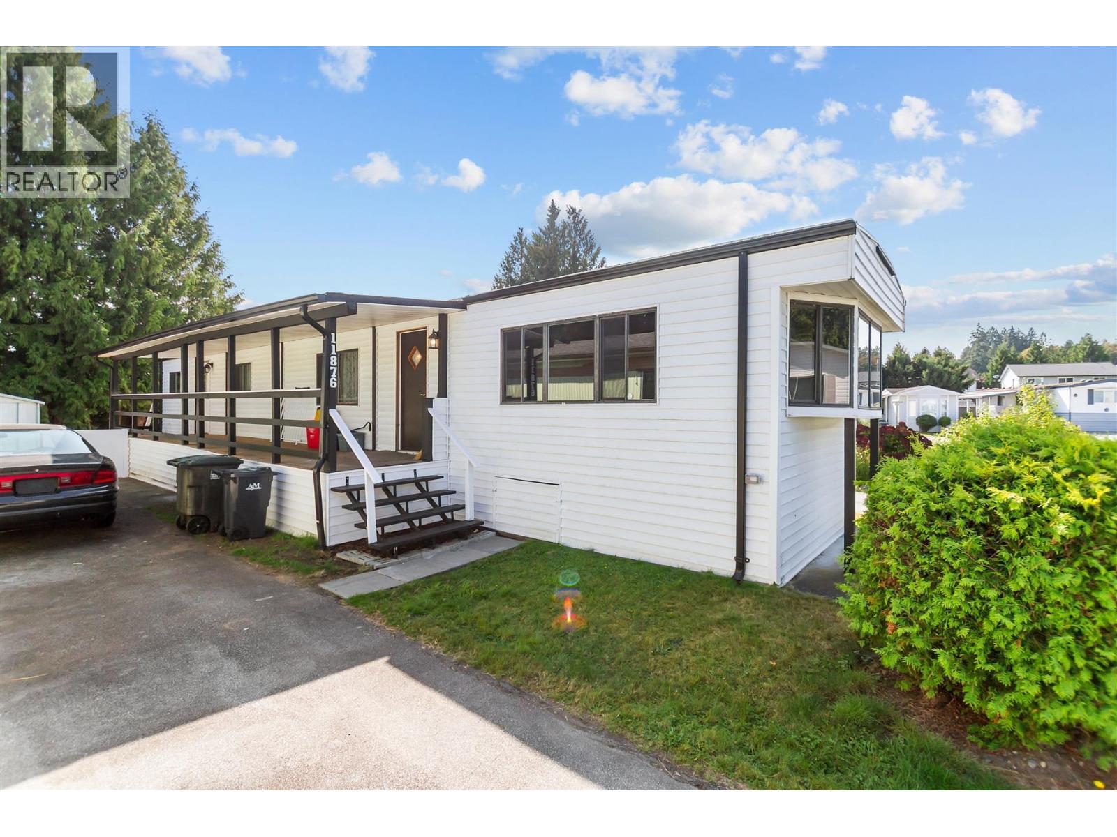 18 11876 Poplar Drive Property Photo 2
