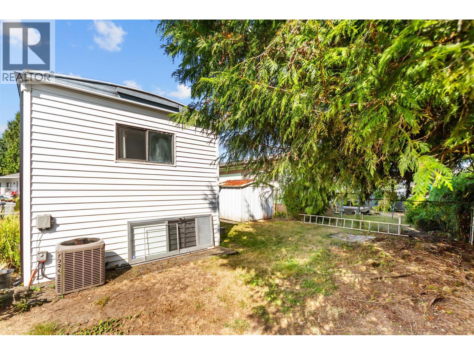 18 11876 Poplar Drive Property Photo 13