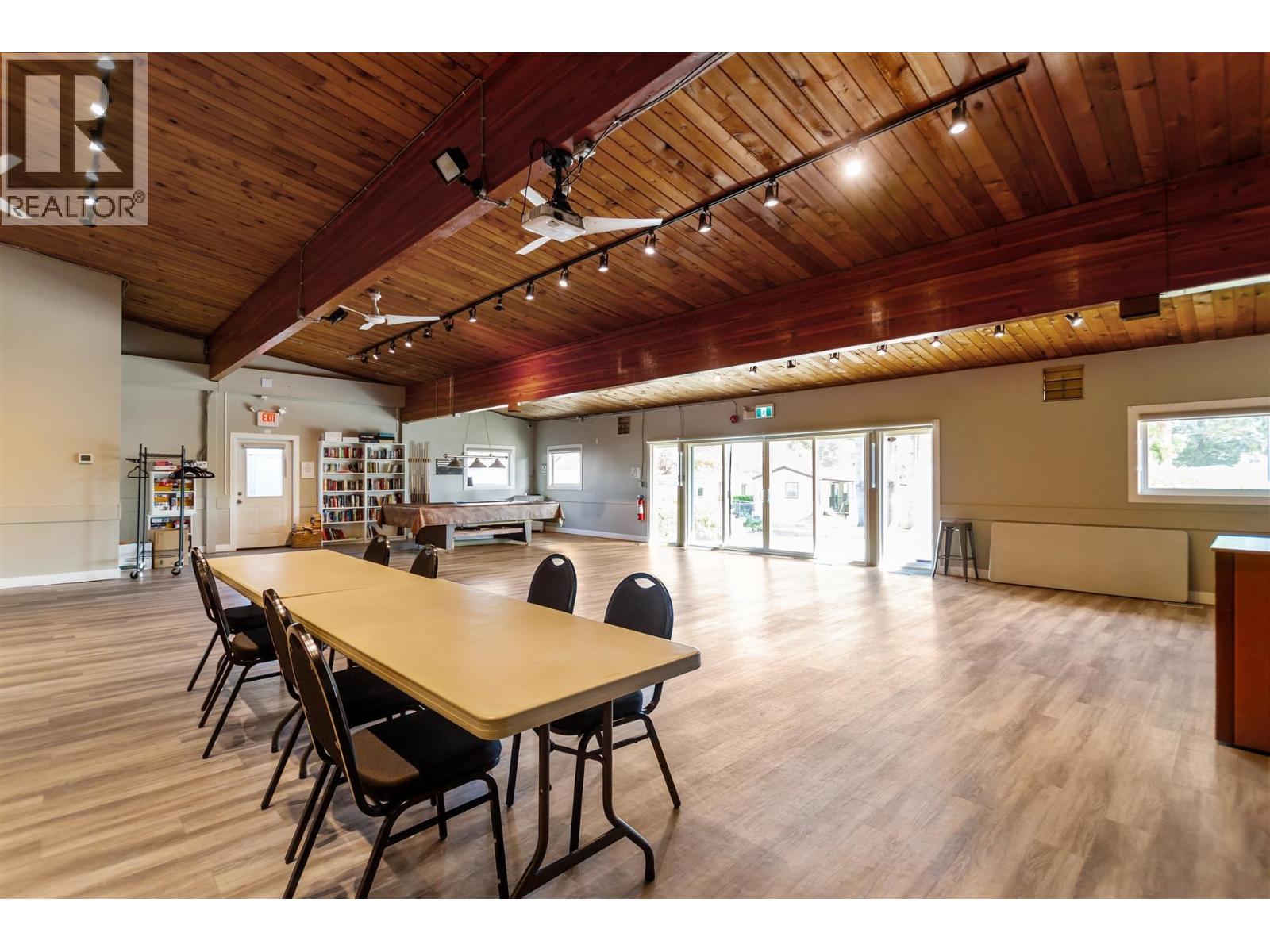 18 11876 Poplar Drive Property Photo 17