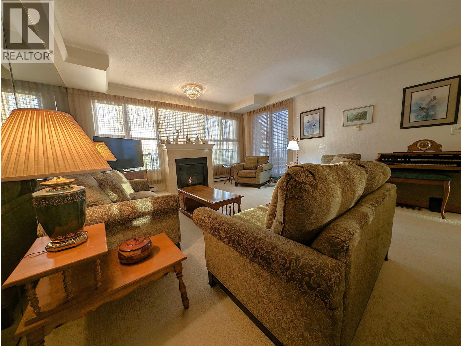 2230 4825 Hazel Street Property Photo 6
