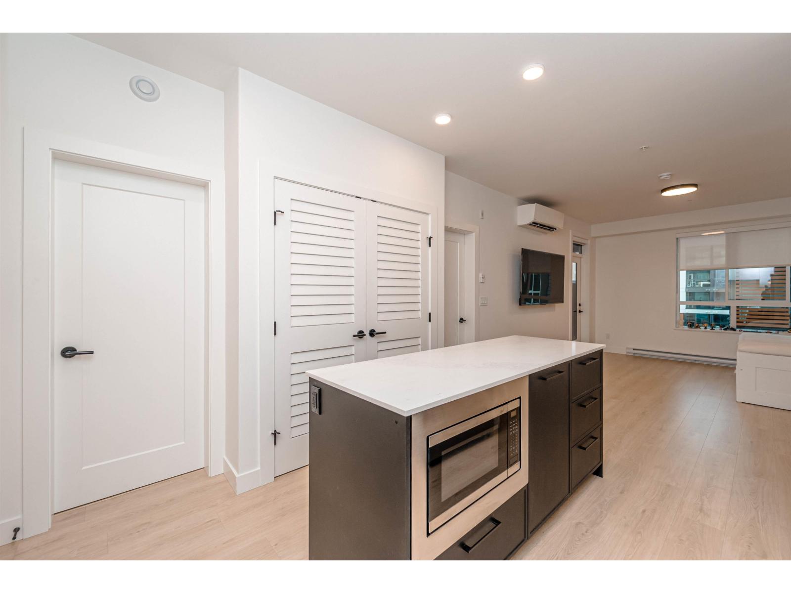 519 19885 76 Avenue Property Photo 8