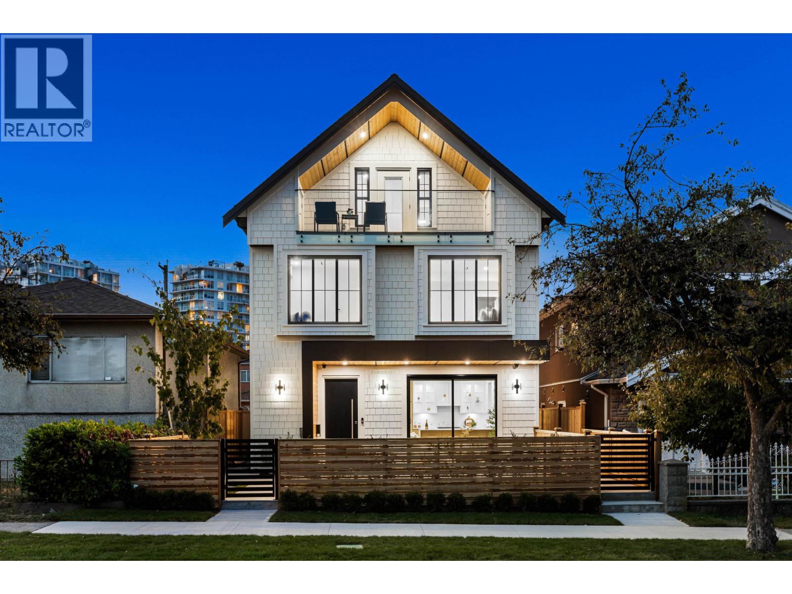 1 2211 Mannering Avenue Property Photo 1