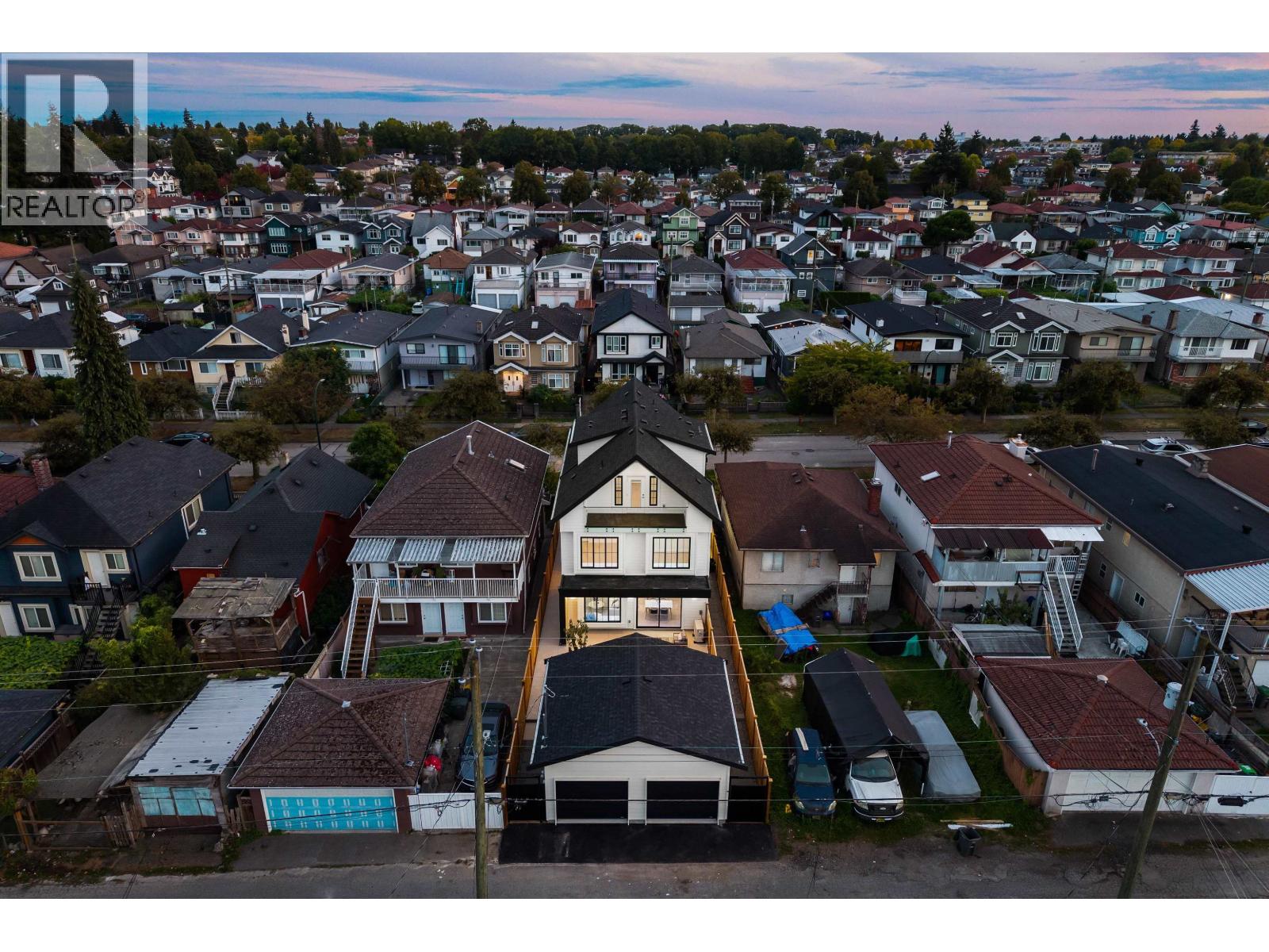 1 2211 Mannering Avenue Property Photo 19