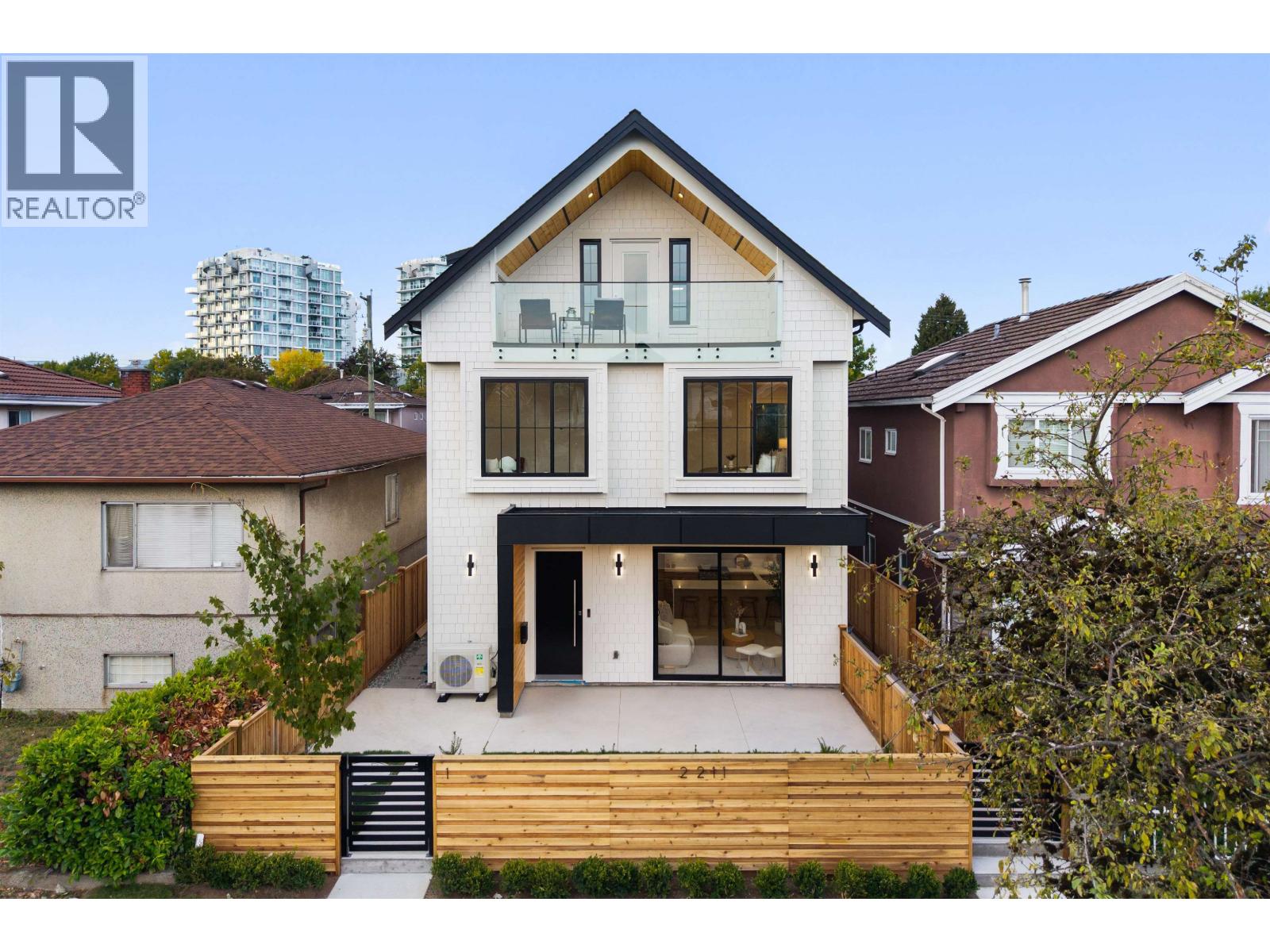 2 2211 Mannering Avenue Property Photo 1