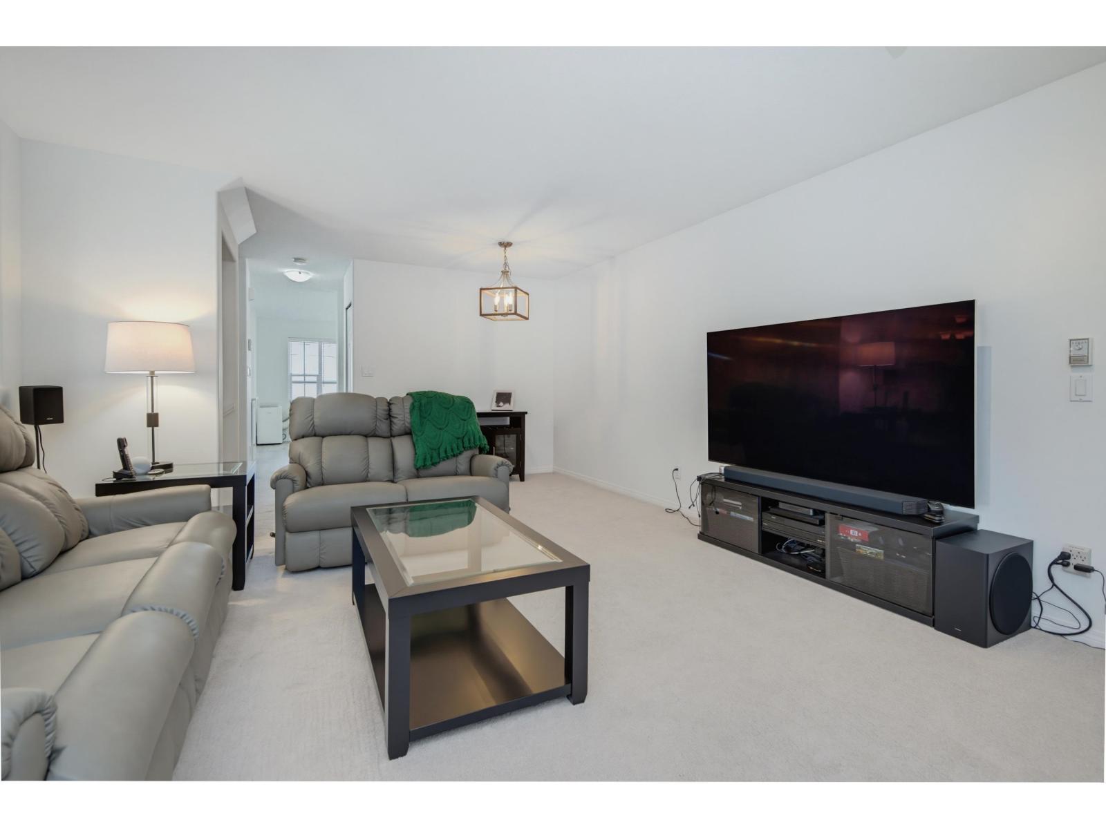 18636 65 Avenue Property Photo 7