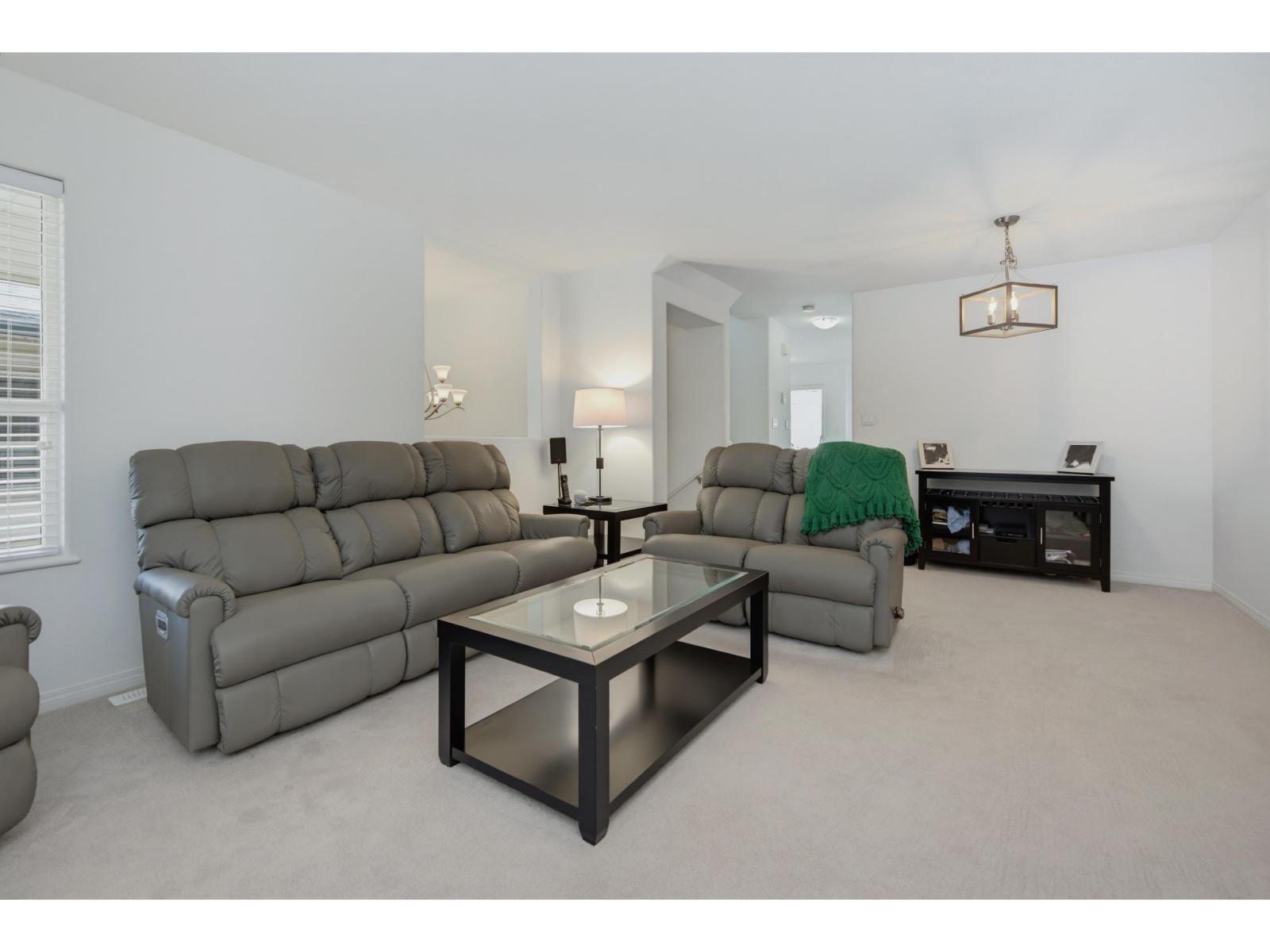 18636 65 Avenue Property Photo 8