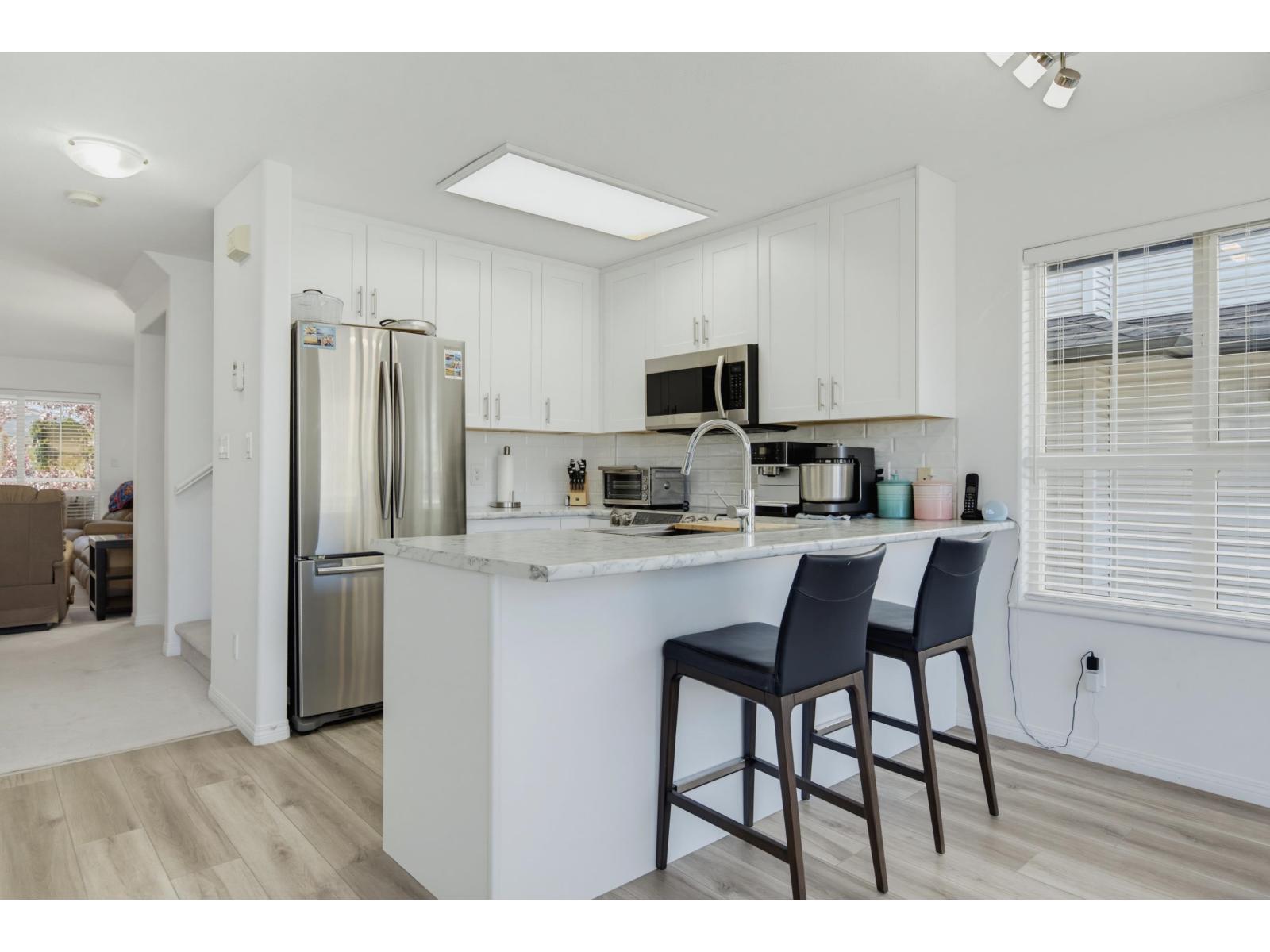18636 65 Avenue Property Photo 11