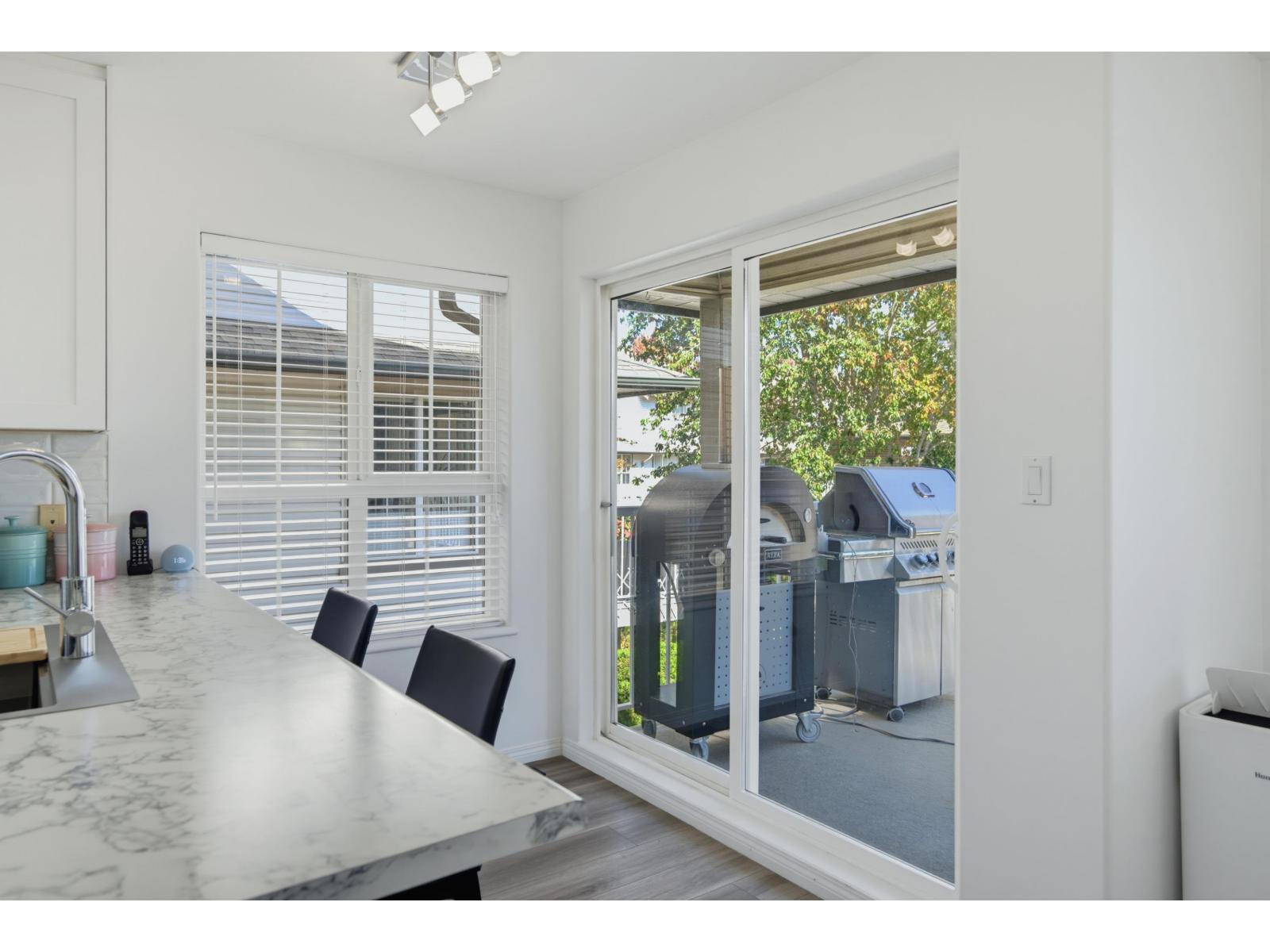 18636 65 Avenue Property Photo 16