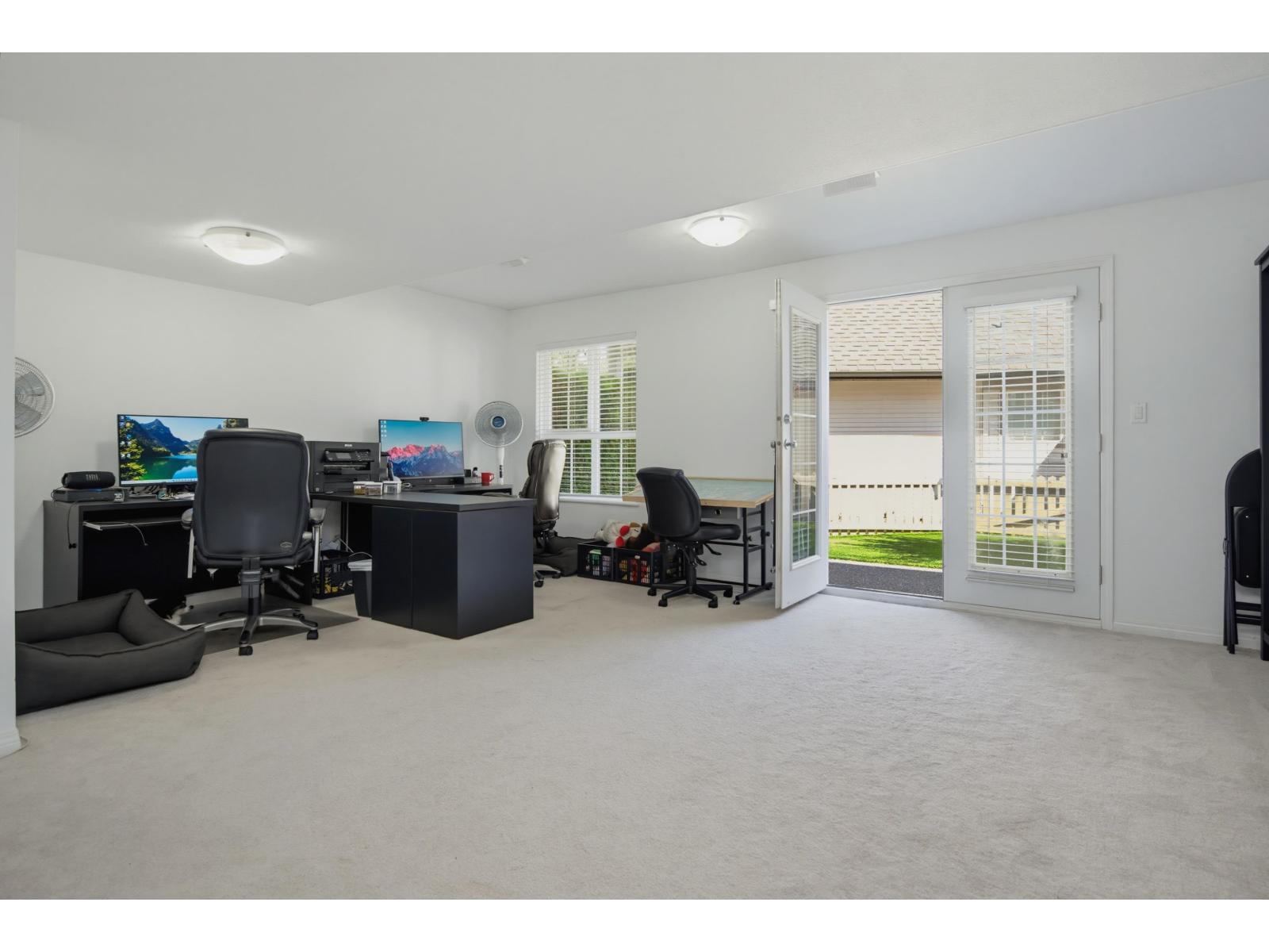 18636 65 Avenue Property Photo 31