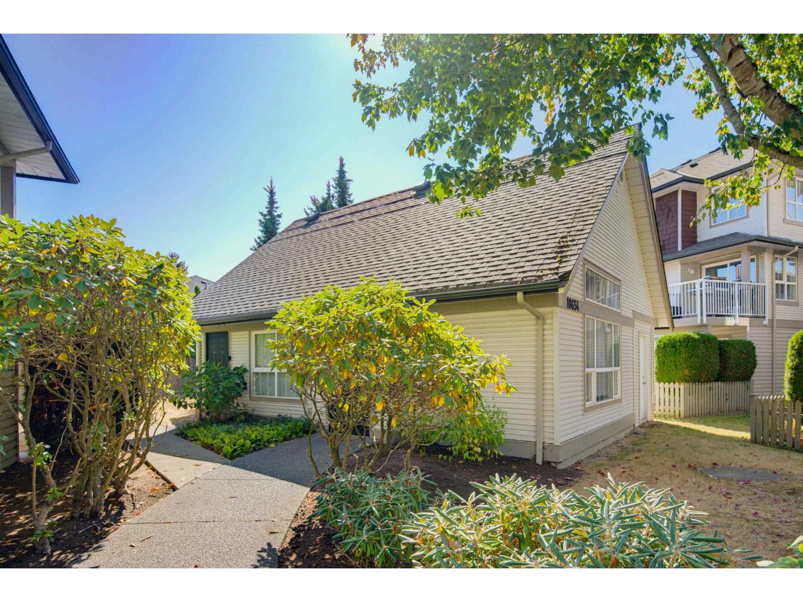 18636 65 Avenue Property Photo 36