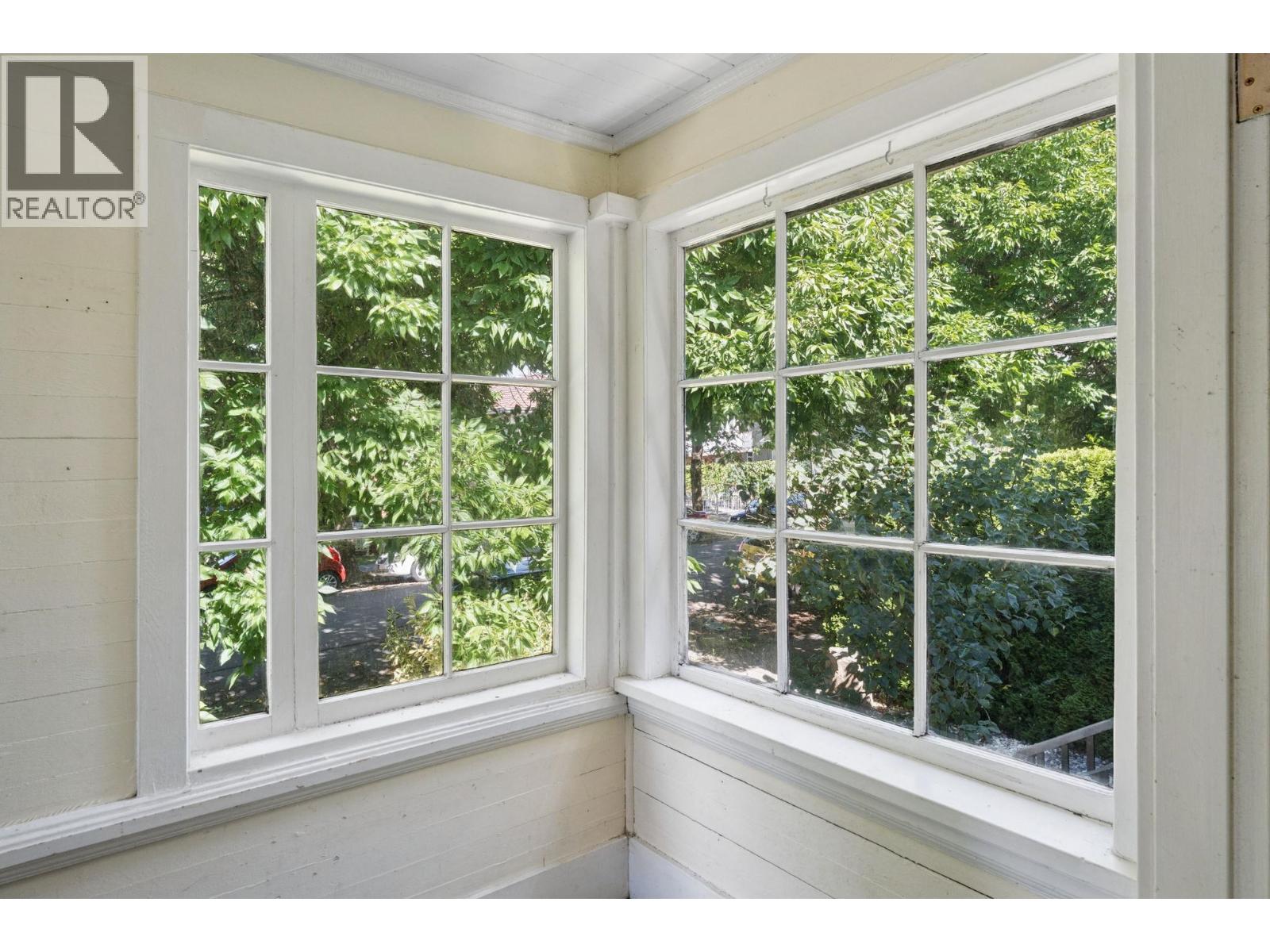 614 E 19th Avenue Property Photo 5