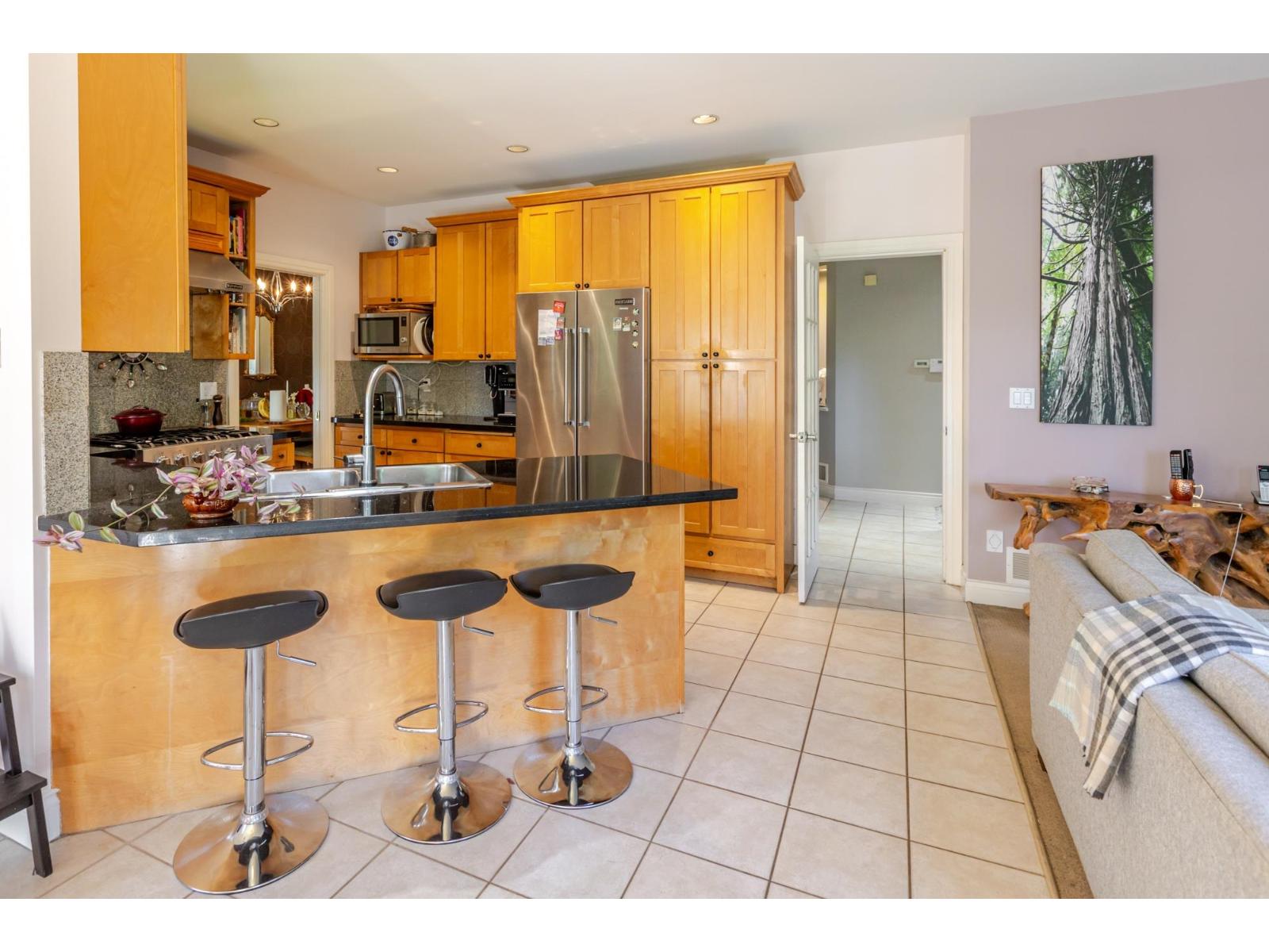 21015 46 Avenue Property Photo 9