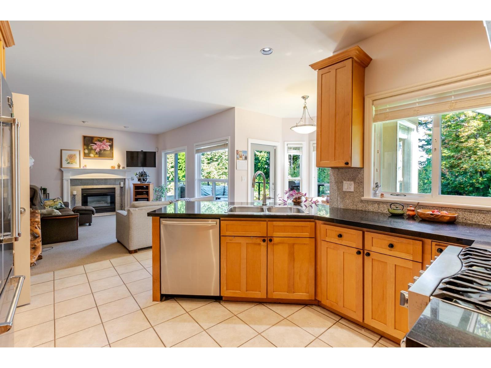 21015 46 Avenue Property Photo 11