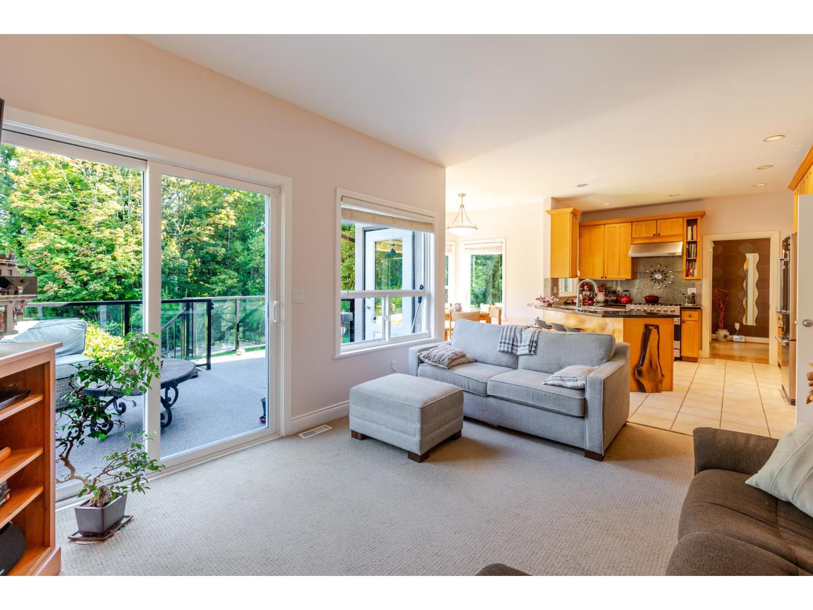 21015 46 Avenue Property Photo 16