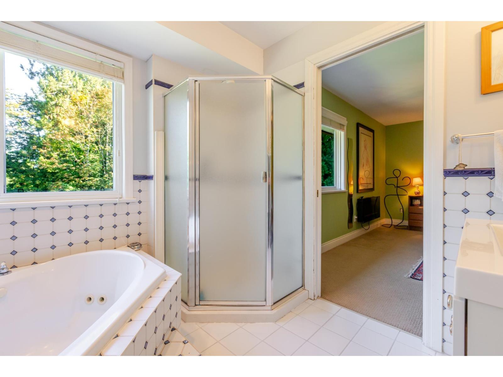 21015 46 Avenue Property Photo 22