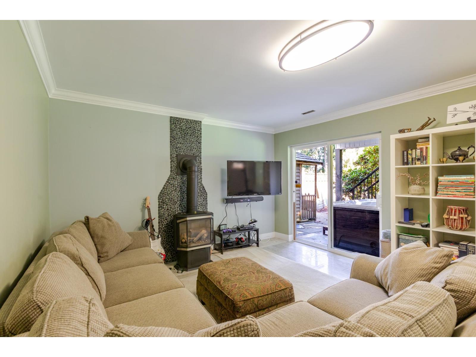 21015 46 Avenue Property Photo 29