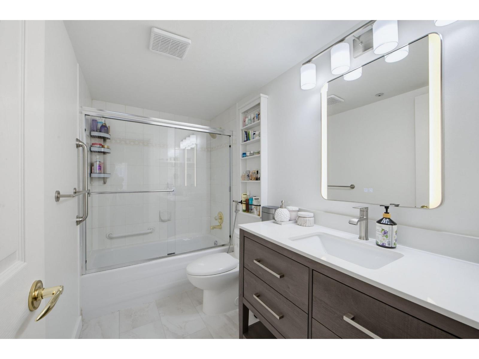 203 15375 17 Avenue Property Photo 17