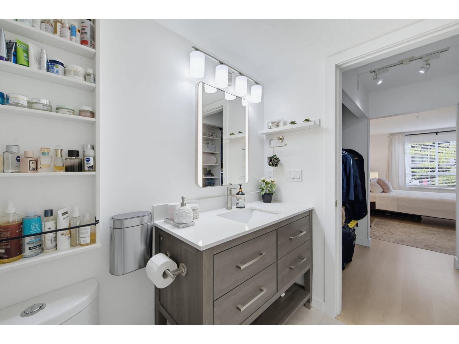 203 15375 17 Avenue Property Photo 18