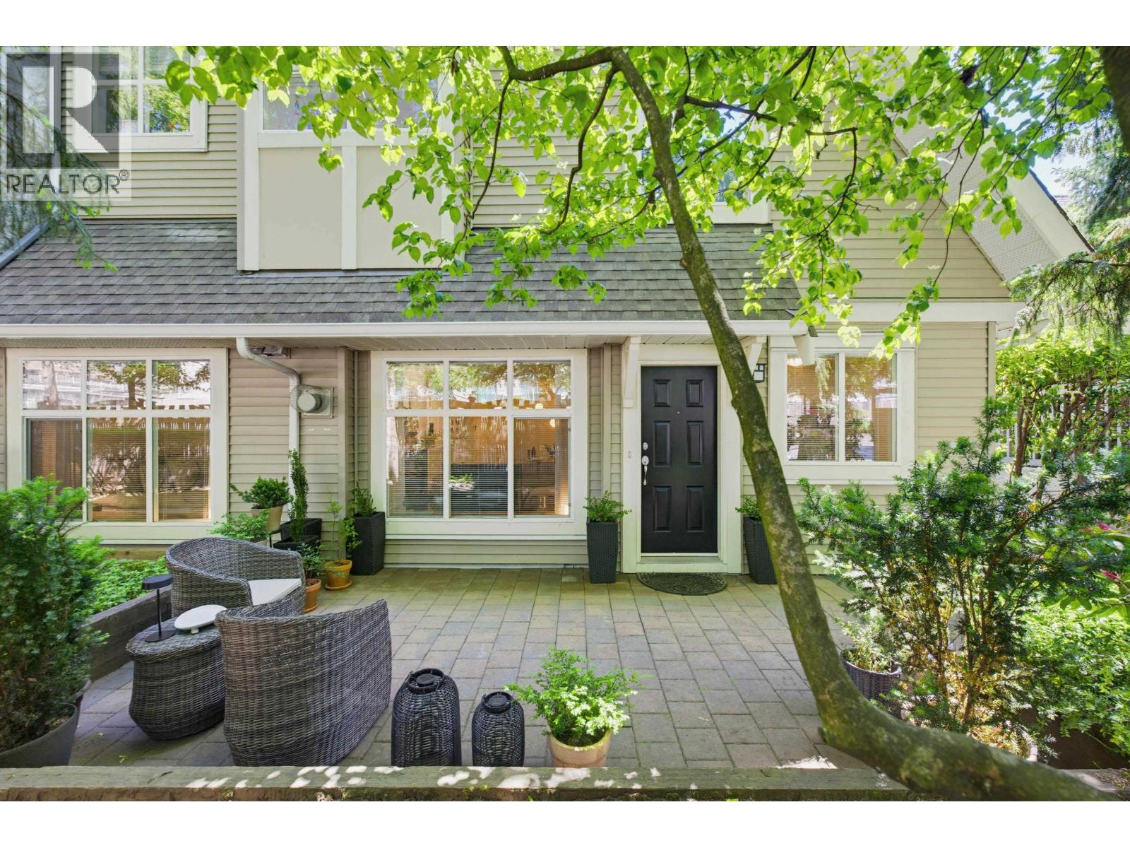 1071 Lynn Valley Road Property Photo 3