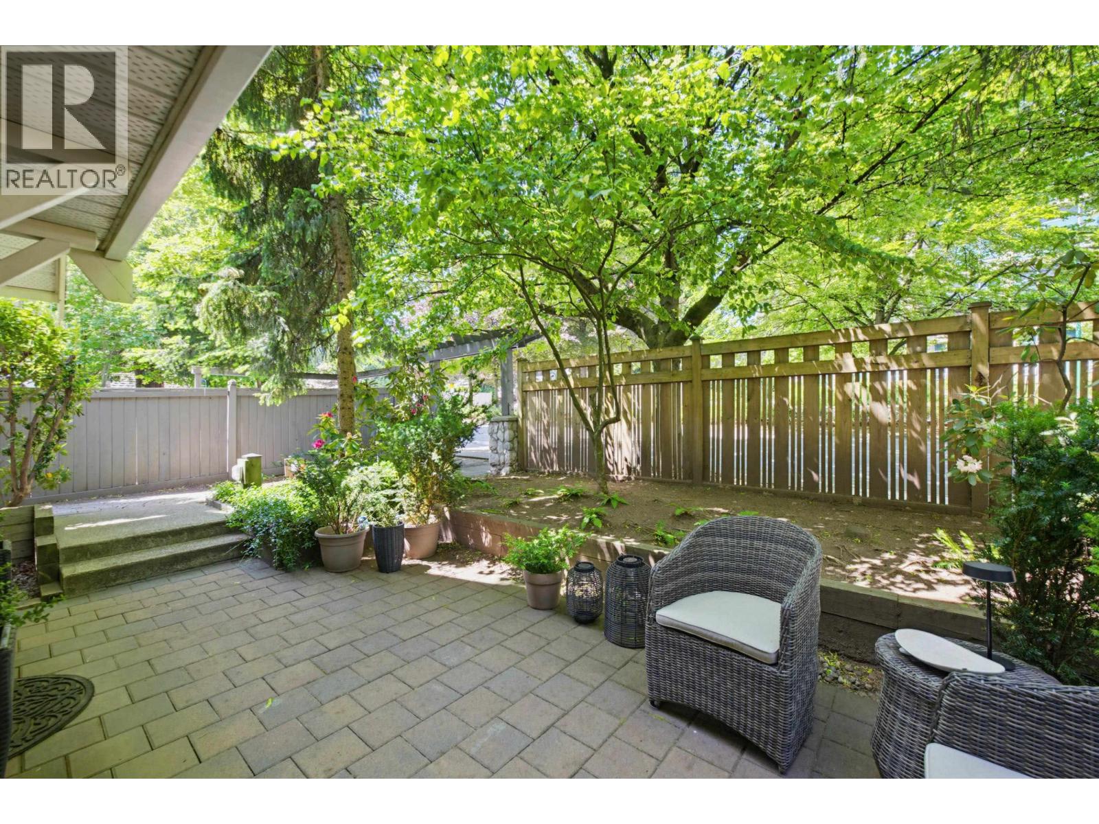 1071 Lynn Valley Road Property Photo 4
