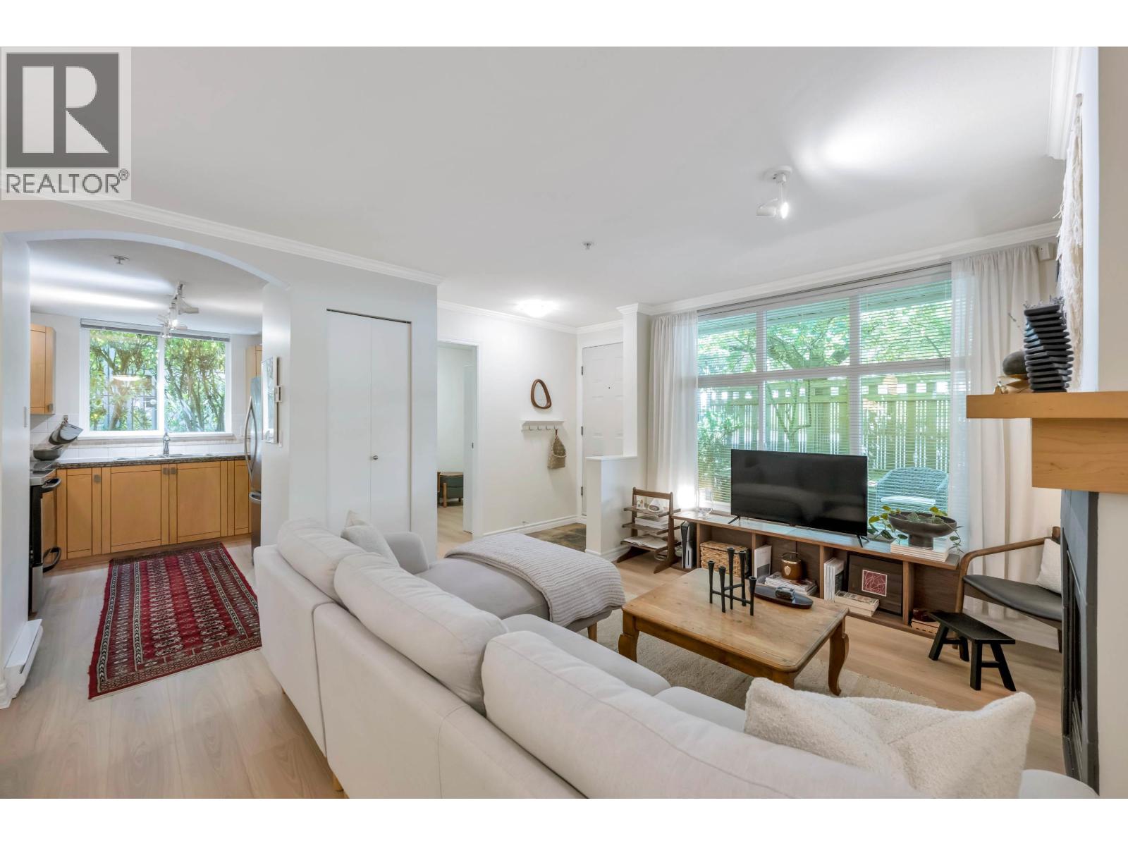 1071 Lynn Valley Road Property Photo 11