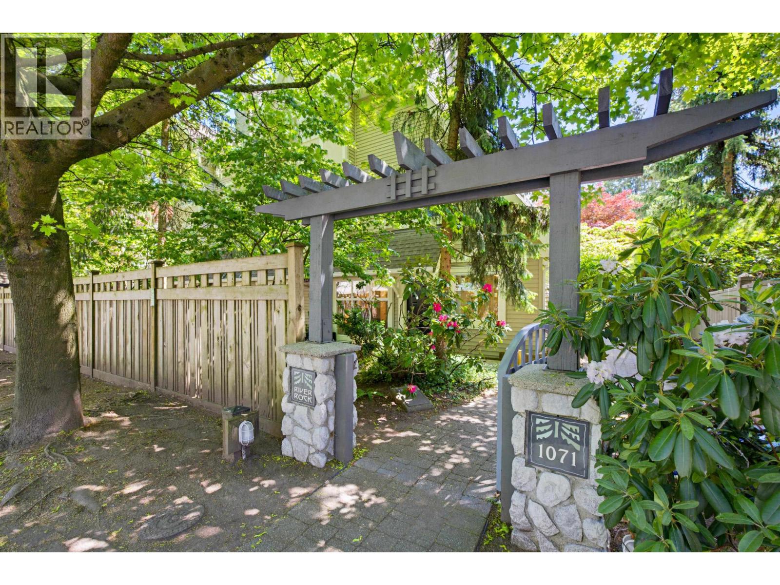1071 Lynn Valley Road Property Photo 30