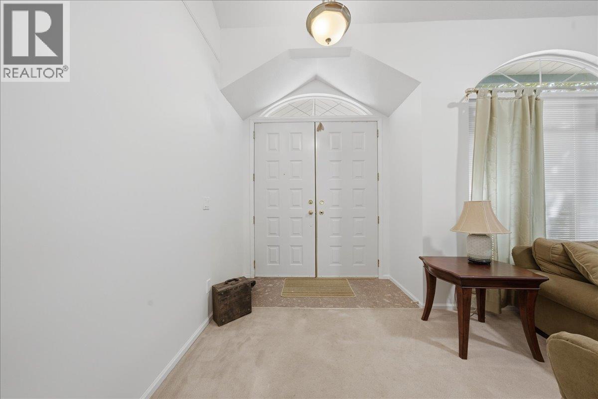 1594 Plateau Crescent Property Photo 4
