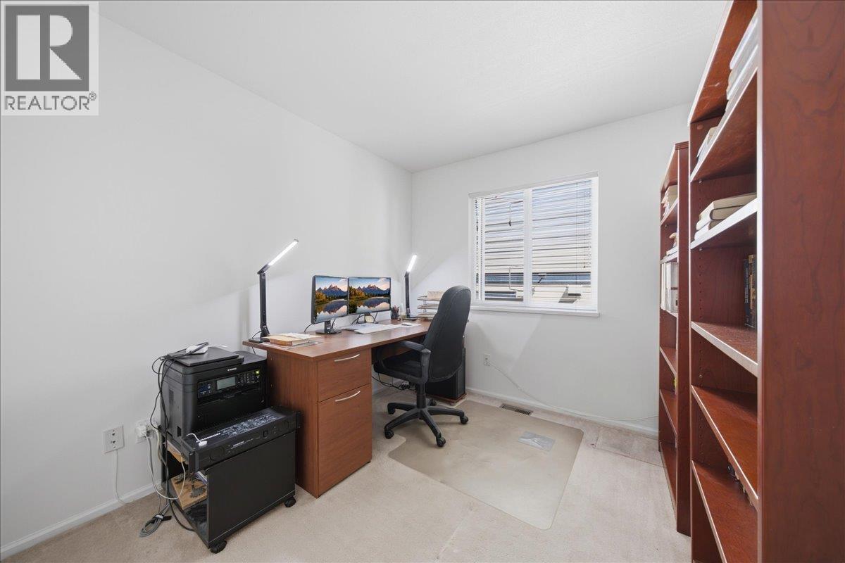 1594 Plateau Crescent Property Photo 14